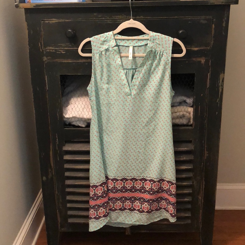 EUC sleeveless dress sz M